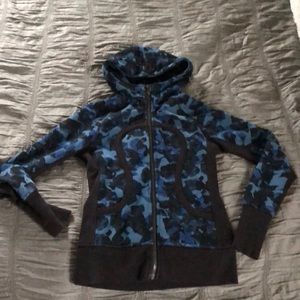 Lululemon scuba hoodie camouflage color size 6